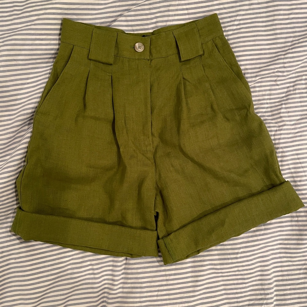 NWT Off/On Moss Green Shorts